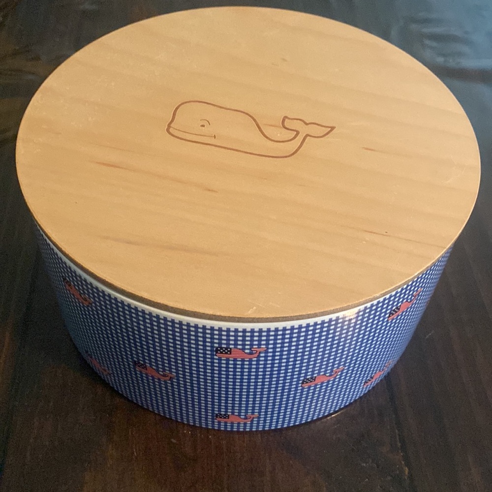 HUGE Vineyard Vines Candle!!!!